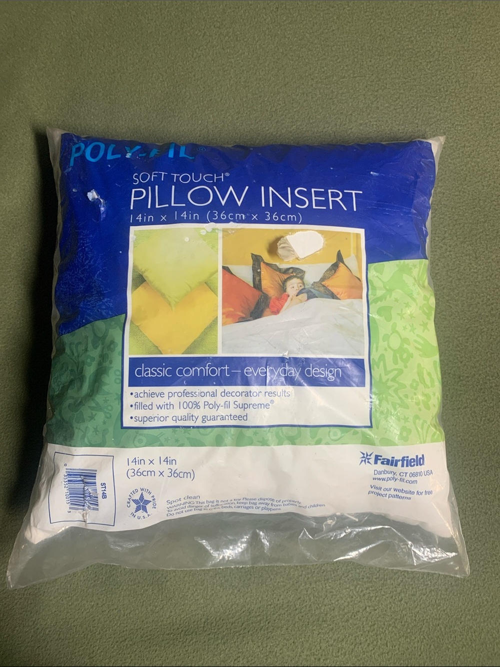NIP Fairfield Poly-Fil Soft Touch Pillow Insert. 14” x 14”.